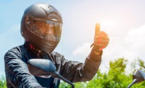 Recomendaciones de autocuidado y seguridad vial para moteros