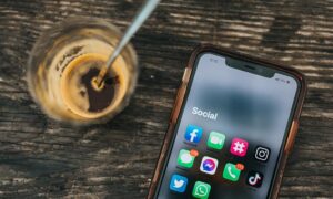 ¿Desde tu profesión deseas ser un influencer en redes sociales?