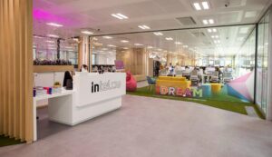 Intelcia abre 600 nuevas vacantes para jóvenes bilingües en Bogotá y Medellín