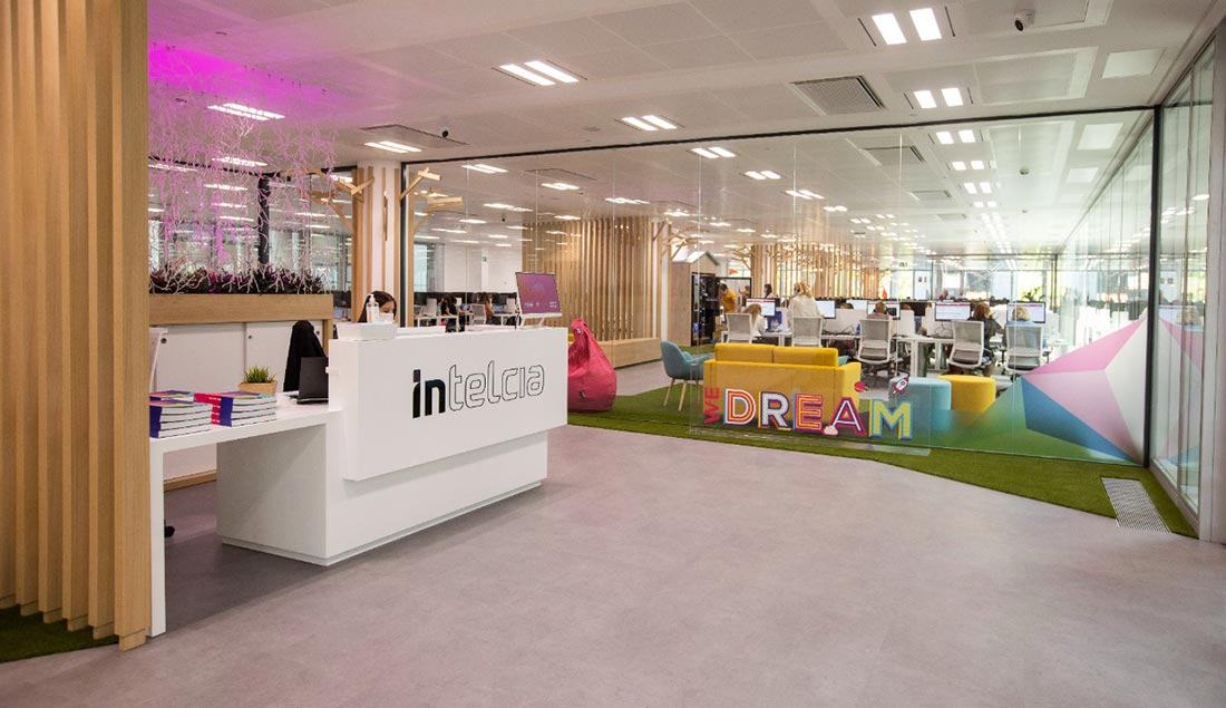 Intelcia abre 600 nuevas vacantes para jóvenes bilingües en Bogotá y Medellín