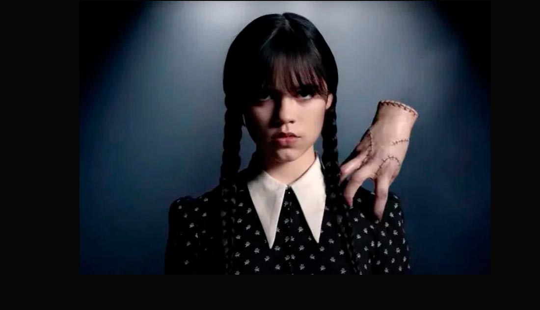 Fans de los locos Addams, aquí el tráiler de “Merlina” de Tim Burton.