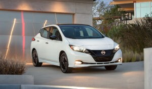 Nissan LEAF, presumiendo de su avanzada tecnología, llega a Colombia