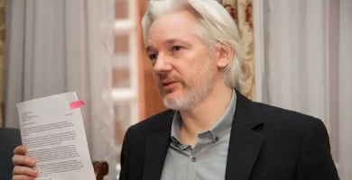 Julian Assange vuelve a Australia tras una década de lucha judicial al alcanzar un acuerdo