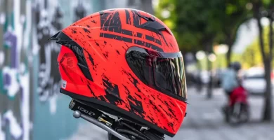 La Importancia del casco para manejar motocicletas