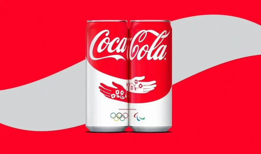 Coca-Cola abraza sus latas en los "Juegos Olímpicos París 2024"