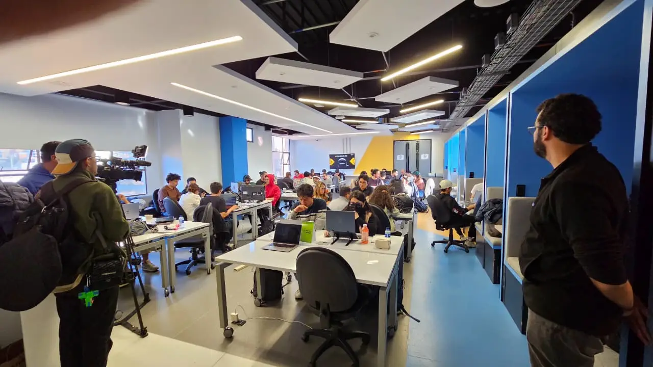 IA Hackathon: talento colombiano y latinoamericano construyendo con IA