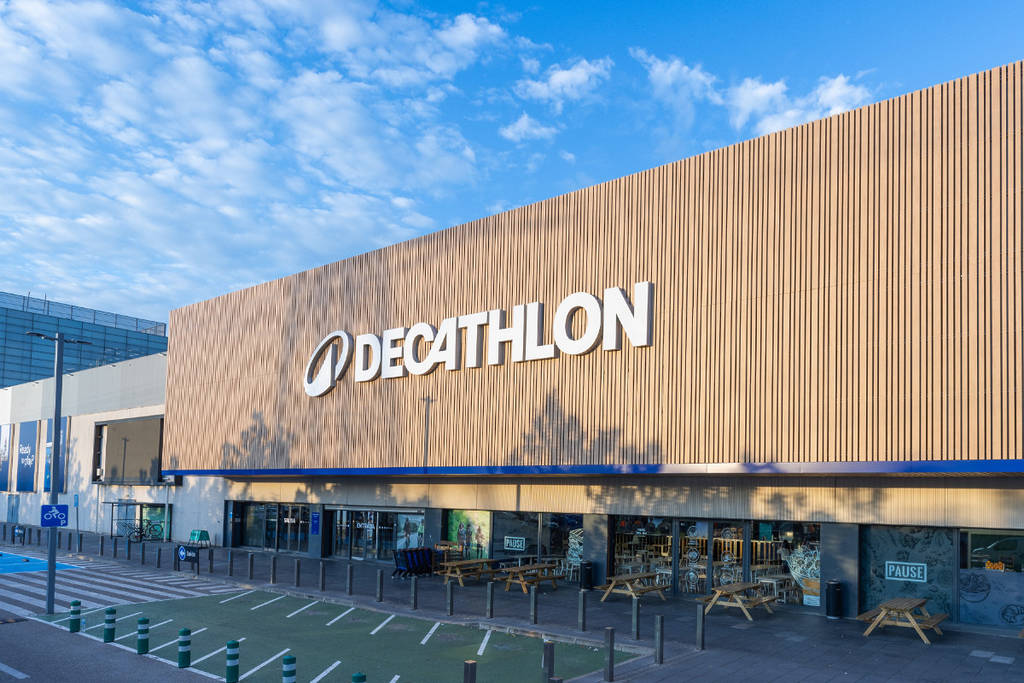 Decathlon transforma la experiencia de compra en 50 tiendas de Brasil con tecnología RFID de Sensormatic